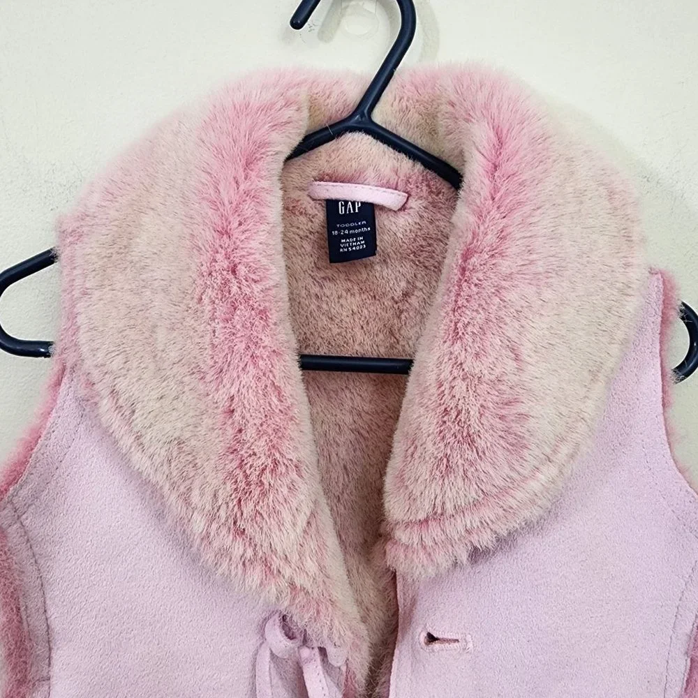 Baby Gap faux fur and suede vest bow front detail with side pockets size 18-24 M